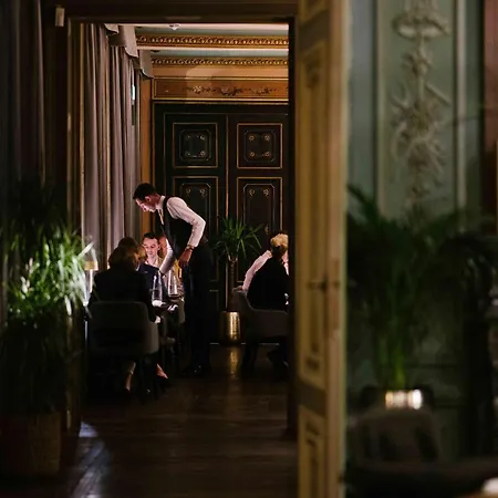 Corneli Residences - Chateau St Gerlach アパート