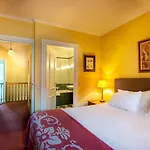 Corneli Residences - Chateau St Gerlach *