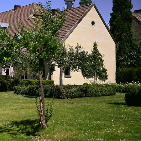 Corneli Residences - Chateau St Gerlach מלון