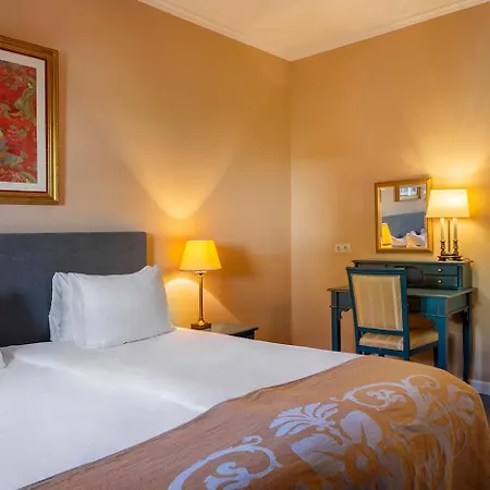 Corneli Residences - Chateau St Gerlach Apartment *