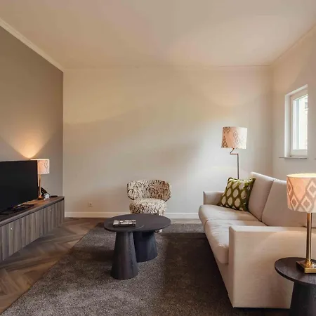 Corneli Residences - Chateau St Gerlach מלון 4*
