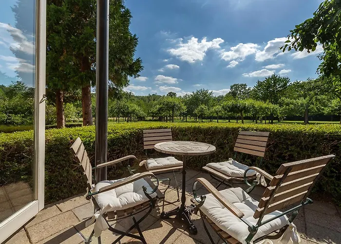 Corneli Residences - Chateau St Gerlach