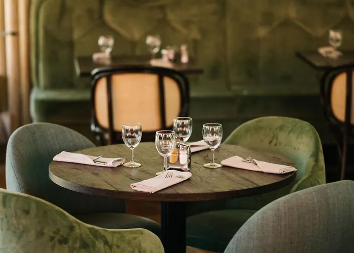 Corneli Residences - Chateau St Gerlach *