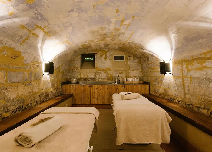 Corneli Residences - Chateau St Gerlach *