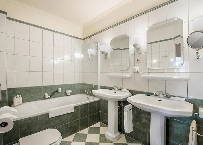 Corneli Residences - Chateau St Gerlach *