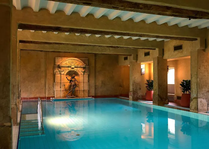 Corneli Residences - Chateau St Gerlach Apartment *